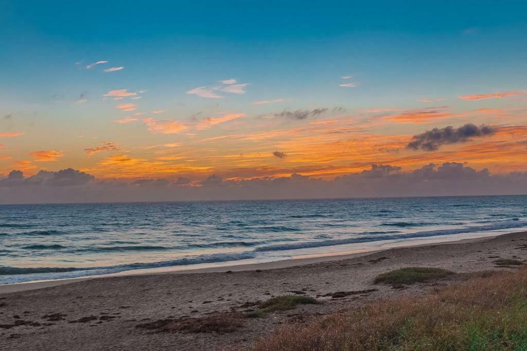 Island Beach House With No Extra Fees Jensen Beach Exterior photo